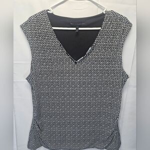 White House Black Market Black & White Printed V-Neck Cap-Sleeve Top